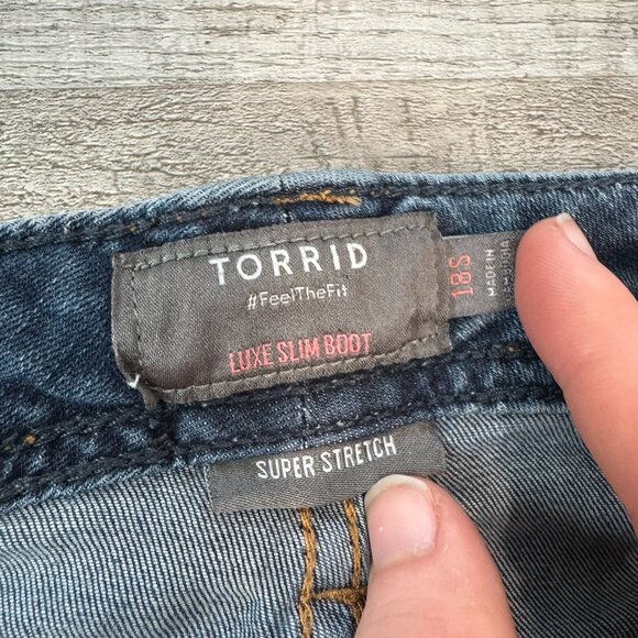 Torrid Luxe Slim Bootcut Dark Wash Jeans D50 - Picture 2 of 6